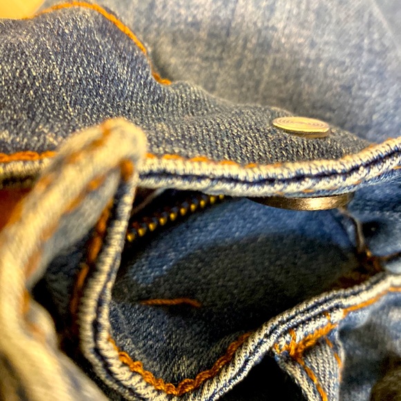 Refuge Boyfriend Distressed Jeans NWT - Picture 6 of 16